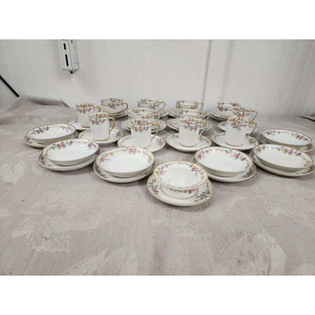 Beautiful set in remarkable condition. It includes 6 small bowls with saucers, 6 teacups and saucers and 6 espresso cups...
