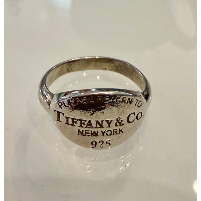Tiffany and Co. Late 20th Century Retro Sterling Silver "Return to Tiffany" Oval Tag Ring, Size 6 For Sale - Image 4 of 14