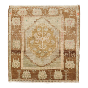 Mid-20th Century Zabihi Collection Turkish Anatolian Neutral Throw Rug