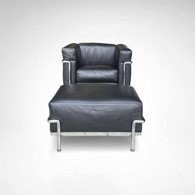 Set of LC2 Armchair and Ottoman by Le Corbusier for Cassina, 1990s For Sale - Image 12 of 16