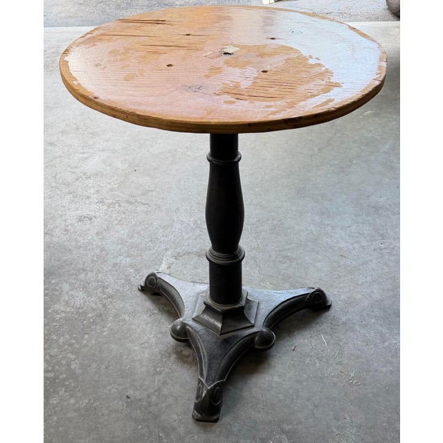 1960s Vintage Haasbrock-Sonderguard Cast Iron Pedestal Table With Carrara Marble Top, 36.75” For Sale - Image 5 of 6