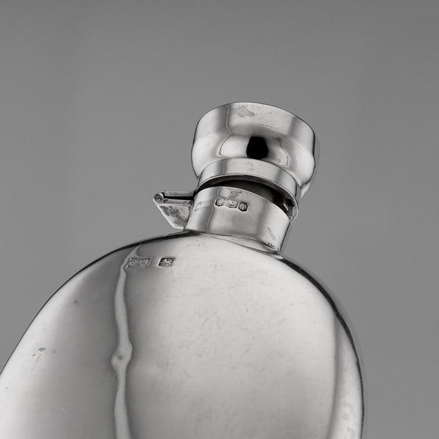 1920s Silver Hip Flask, Sheffield, England, 1926 For Sale - Image 5 of 13