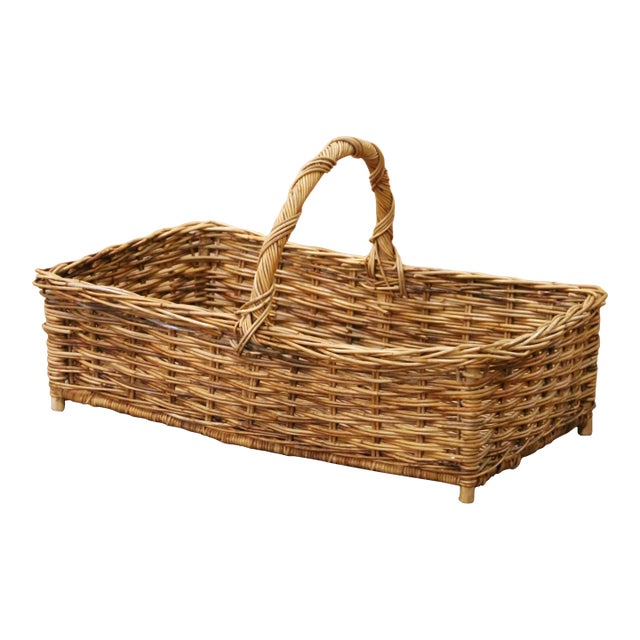 Early 20th Century French Wicker Market Basket With Twisted Handle For Sale