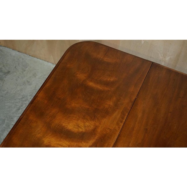 Antique George III Flamed Hardwood Fully Extending Dining Table, 1820 For Sale - Image 10 of 18