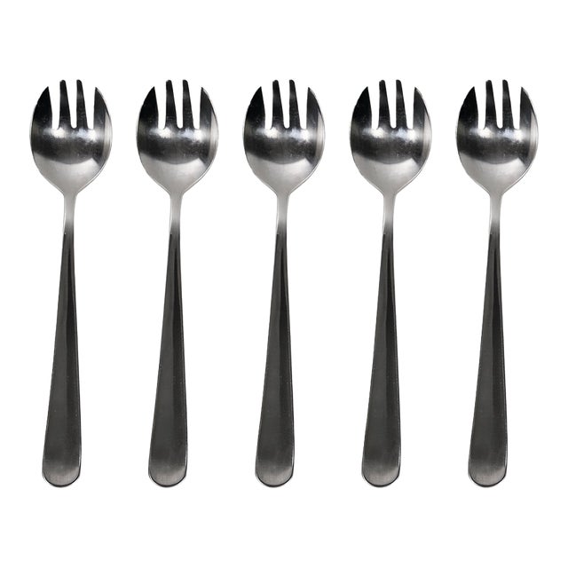 1990s Serving Set of 5 Hepp Exclusiv 18-10 Stainless Serving Sporks – D24 Pattern, Reportedly From the Beverly Hills Hotel For Sale