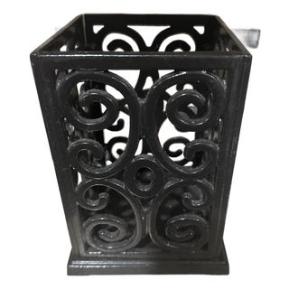 Modern Vintage Style Decor Cast-Iron Kitchen Utensil Crock Organizer for Countertop For Sale