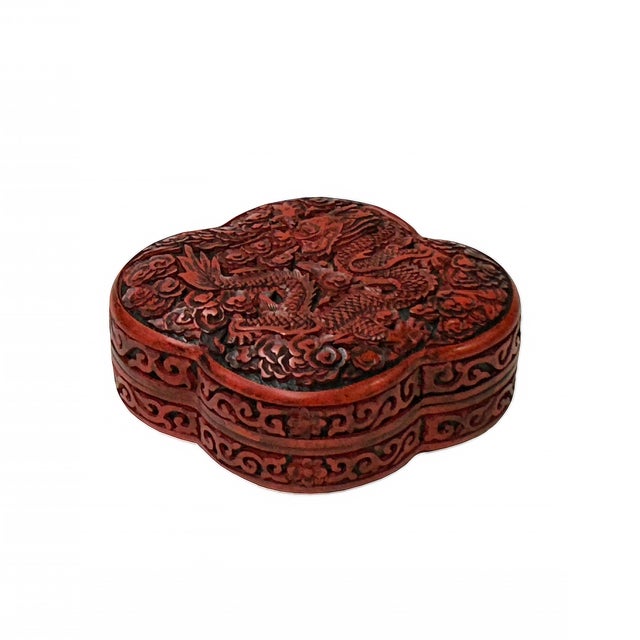 Handcrafted Vintage Chinese Red Lacquer Four Lobed Floral Accent Box For Sale - Image 4 of 10