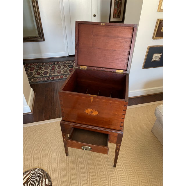 American Federalist Period Wine Cellarette For Sale - Image 4 of 9