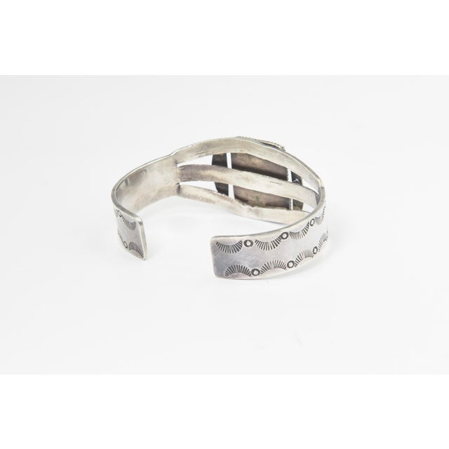 Mid 20th Century Southwestern Fred Harvey Style Sterling Silver and Petrified Wood Cuff Bracelet For Sale - Image 9 of 10