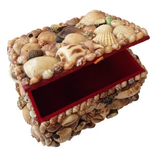 Vintage Coastal Encrusted Shell Box For Sale