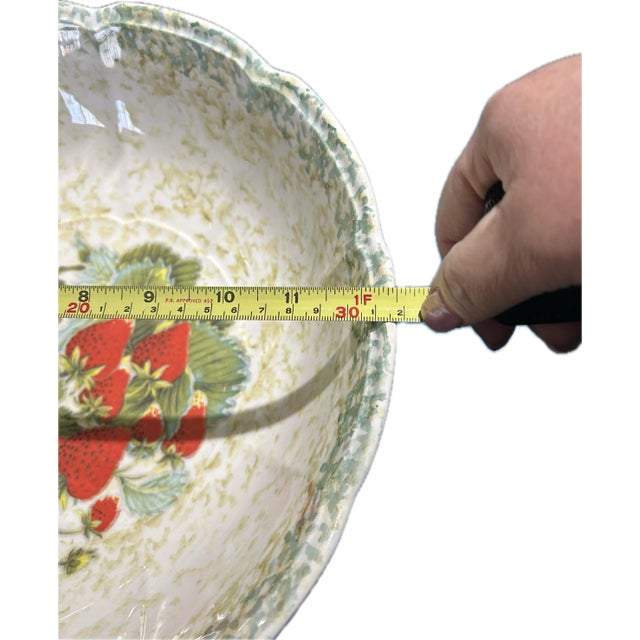 Mid-Century Modern Italian Ceramic Serving Bowl Spongeware Garantito Per Alimenti Italy Strawberries For Sale - Image 3 of 6