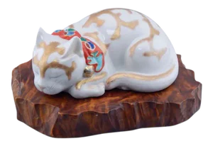 Large Japanese Meiji Kutani Porcelain Cat Figure on Carved Hardwood Base