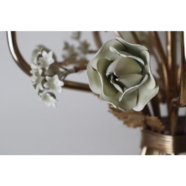 Hollywood Regency Gilded and Cream Rose and Bellflower Chandelier, Italy, 1960s For Sale - Image 9 of 16