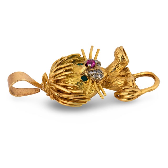 1960s Mid Century Diamond Ruby Emerald 18k Yellow Gold Lion Pendant For Sale - Image 4 of 6