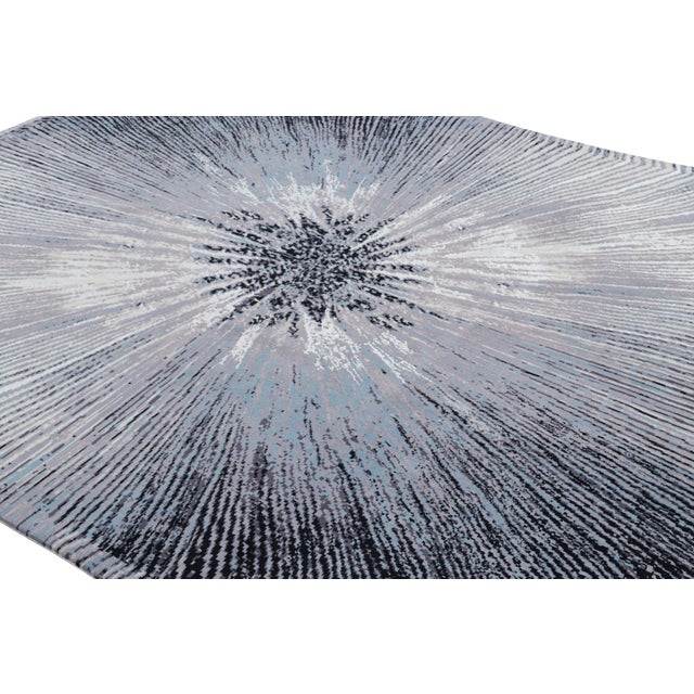 This hand-knotted wool 8x10 rug represents a bold new line of Rug & Kilim’s Modern Collection—a series of contemporary...