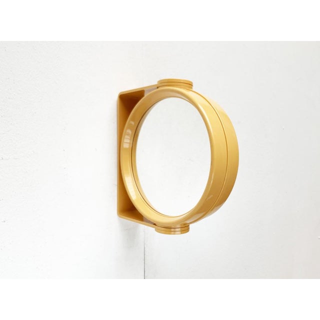 2 mirror sides (normal and enlarged)