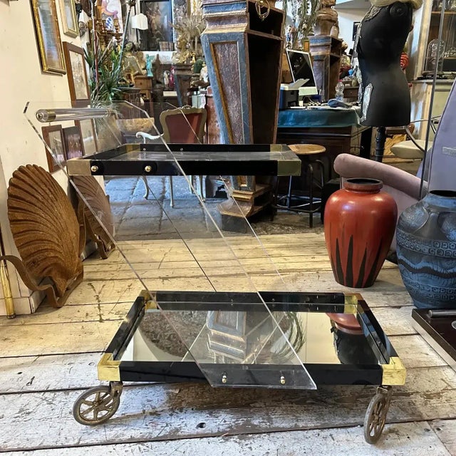 1960s An Amazing 1960s Mid-Century Modern Lucite and Brass Italian Bar Cart For Sale - Image 5 of 9