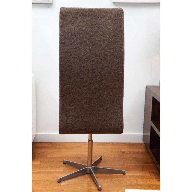 Mid-Century Modern Arne Jacobsen Oxford Chair For Sale - Image 3 of 6