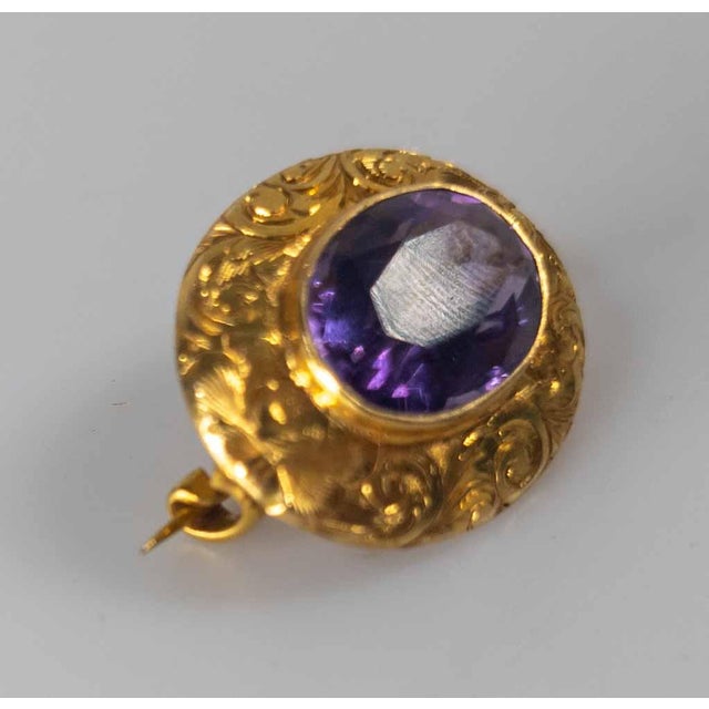 Victorian 19th Century American Victorian 14k Gold Pin With Amethyst Stone For Sale - Image 3 of 9