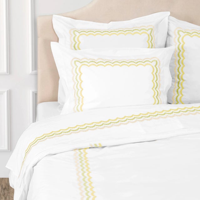 Contemporary Celerie Kemble + Hamburg House Whimsical Lemon Scallop Cal. King Duvet Set - 3 Pieces For Sale - Image 3 of 5