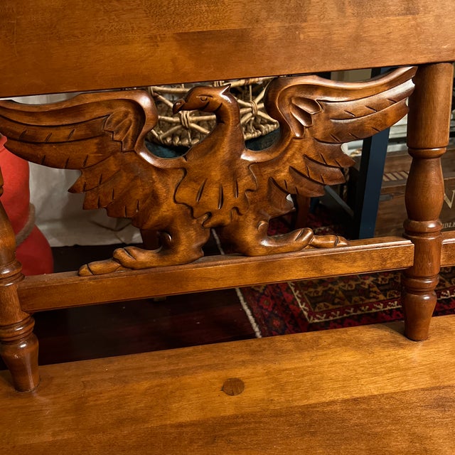 Outstanding quality mid-century Deacons bench by Cushman Colonial features: - made in Bennington, Vermont - heavy duty...