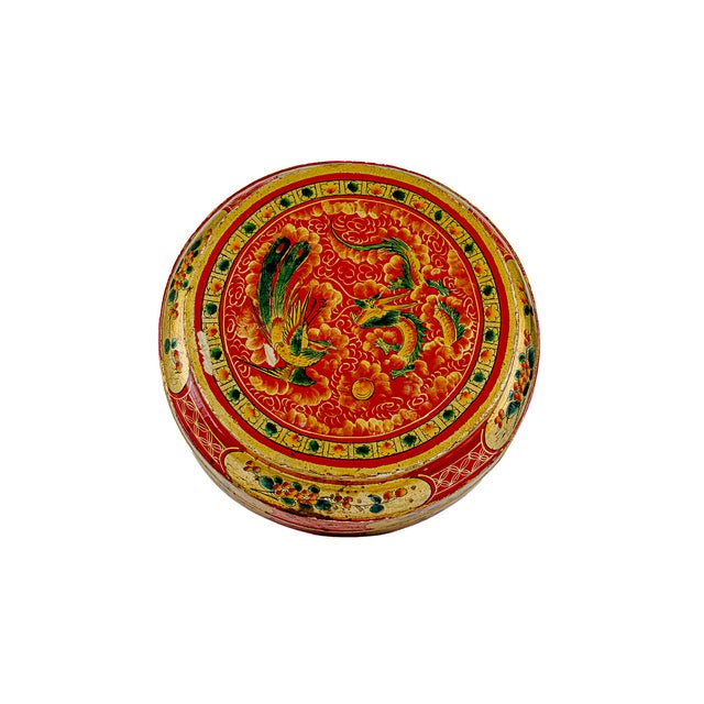 Chinese Vintage Chinese Round Lacquered Wedding Box Featuring Dragon & Phoenix With Floral Motif For Sale - Image 3 of 6