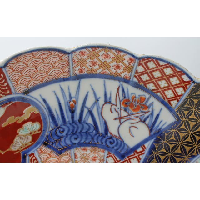 Japanese Circa 1870 Japanese Large Scalloped Imari Charger For Sale - Image 3 of 6