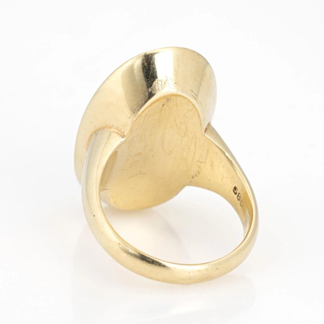 Vintage Large 14k Yellow Gold Blue Agate Family Crest Signet Oval Ring Size 6 For Sale In Los Angeles - Image 6 of 7