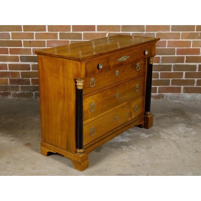 Early 19th Century French Empire Fruitwood Four-Drawer Commode with Ebonized Corinthian Columns For Sale - Image 4 of 12