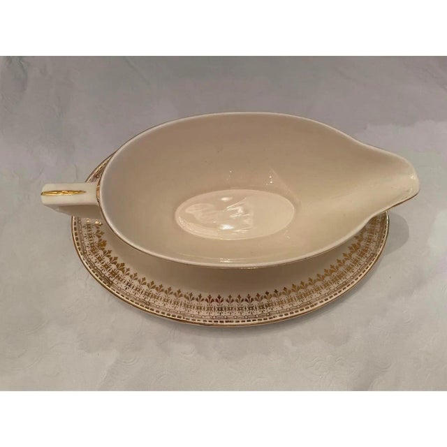 Ceramic Mid 20th Century 22 Karat Gold Gravy Boat & Saucer For Sale - Image 7 of 10
