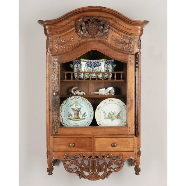 French Country 18th Century French Provencal Verrio or Wall Cabinet For Sale - Image 3 of 10
