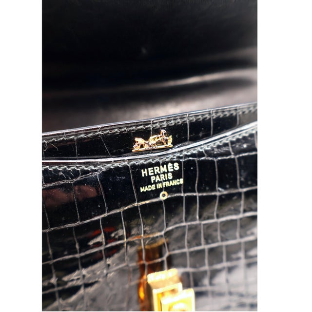 Hermès Black Porosus Crocodile Alcazar Top Handle Shoulder Bag, 1980. For Sale - Image 10 of 11