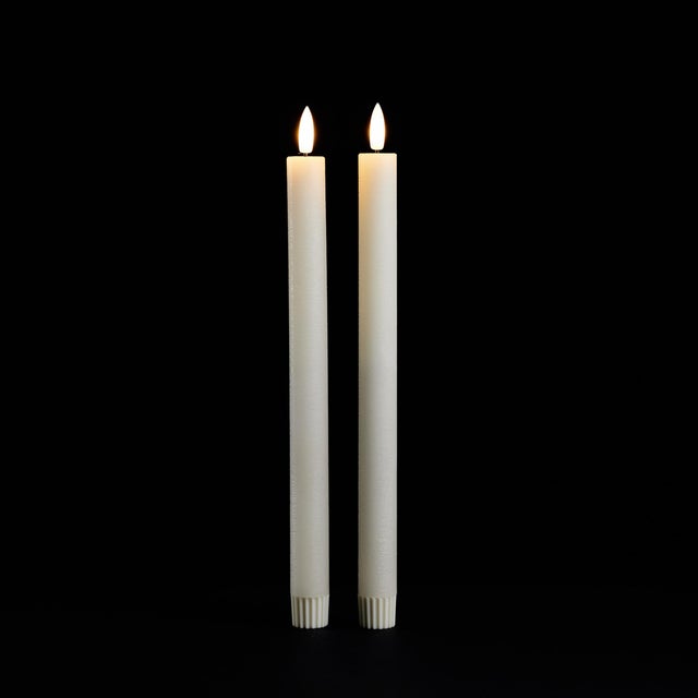 Kenneth Ludwig Chicago FIA Wick Ivory Taper Candle (Set of 2) For Sale - Image 4 of 4
