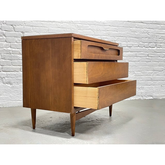 Bassett Mid Century Modern Walnut Petite Dresser by Bassett Furniture Co., C. 1960s For Sale - Image 4 of 9