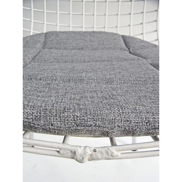 Wire Chairs in Chrome and White Steel Mesh, Set of 4 For Sale - Image 12 of 18