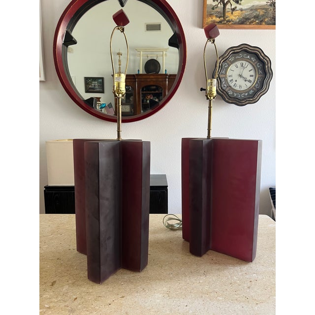 1990s Pair of California Postmodern Sculptural Frosted Resin Table Lamps by Deszign, Inc. For Sale - Image 17 of 17