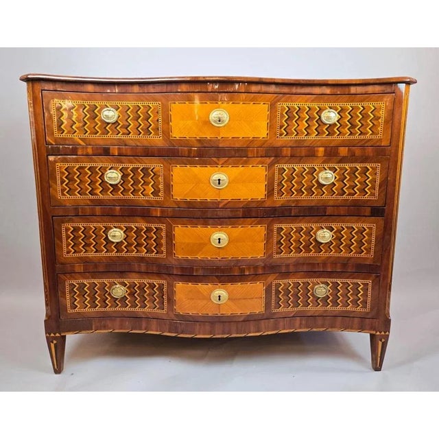 Inlaid Chest of Drawers with double secret compartments, 18th Century