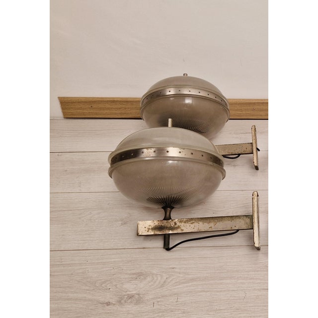 Mid-Century Modern Delta Wall Lamps in Burnished Brass with Double Fresnel Glass by Sergio Mazza for Artemide, 1960s, Set of 2 For Sale - Image 3 of 10