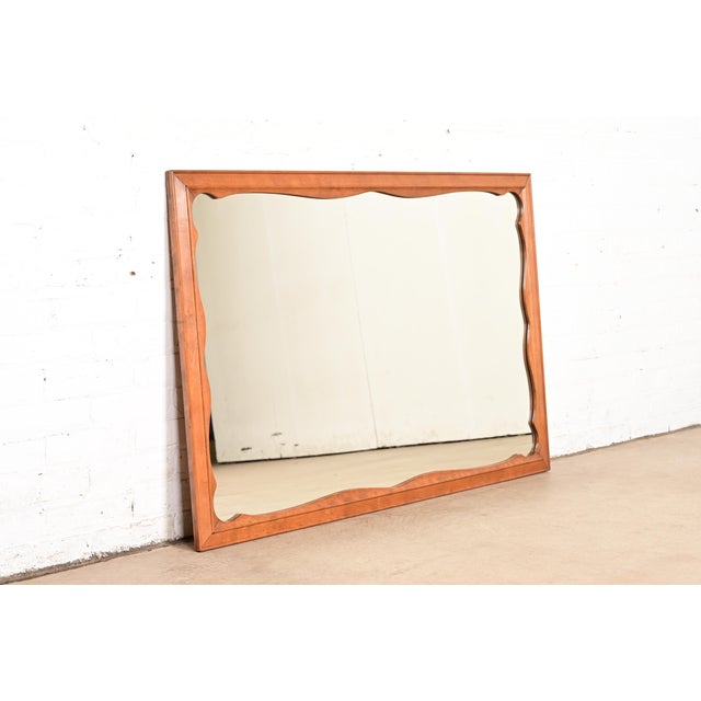 American Ethan Allen American Colonial Carved Maple Framed Wall Mirror, 1970s For Sale - Image 3 of 9