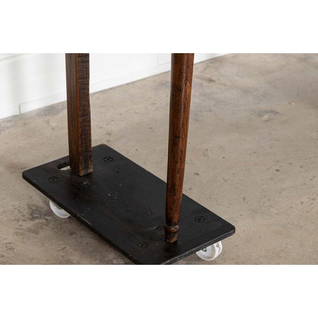 George III English Vernacular Oak Dresser Base, 1800 For Sale - Image 15 of 17