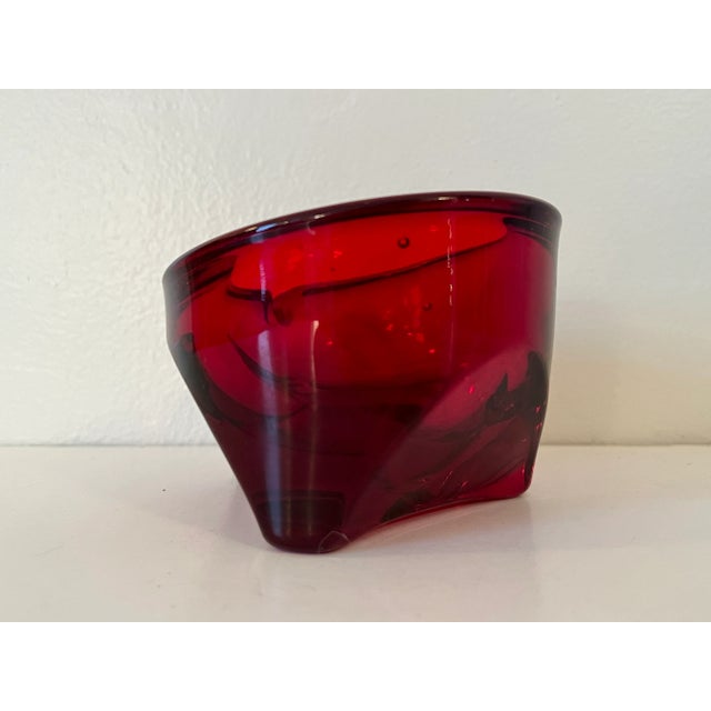 Viking Glass Company Vintage Mid-Century Modern Viking Ruby Glass Abstract Geometric Ashtray in Mold-Blown Red Glass Round/Triangular Dish For Sale - Image 4 of 6