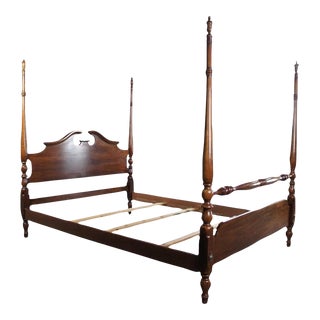 Late 20th Century Vintage Thomasville Georgian Style Traditional Cherry Four Poster Queen Bed For Sale