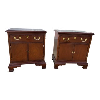 Late 20th Century Councill Furniture Banded Mahogany Single Drawer Over Cabinet Nightstands a Pair For Sale