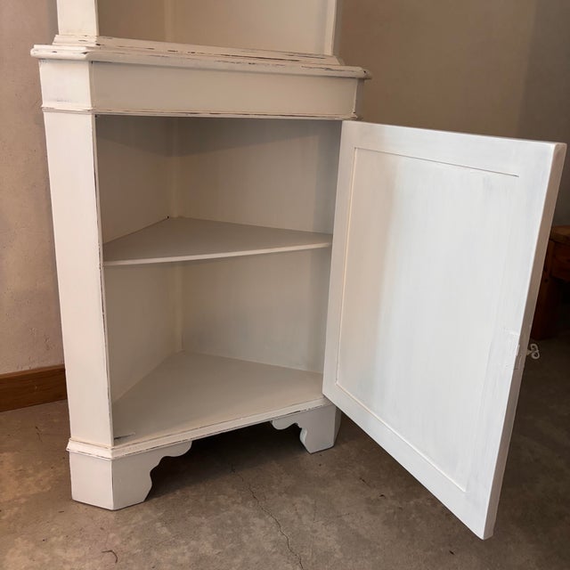 Wooden Corner Unit in White Patina For Sale - Image 6 of 7