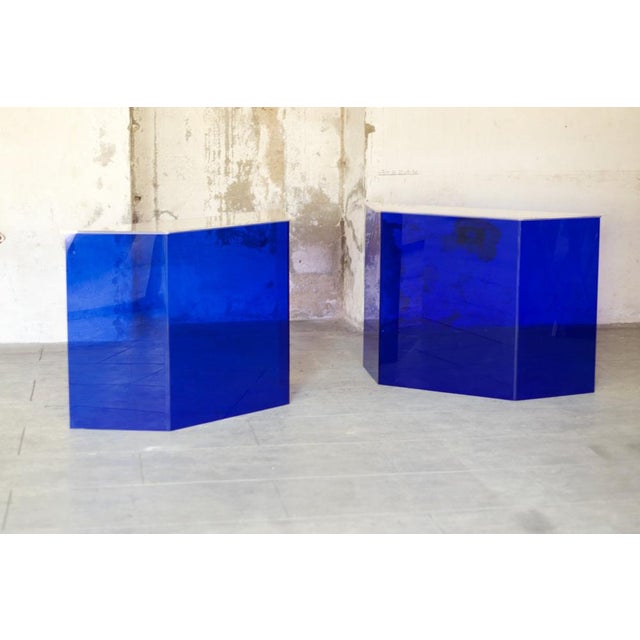 Mid-Century Modern Blue International Acrylic Glass Reception Display Stands, 1980, Set of 2 For Sale - Image 3 of 18