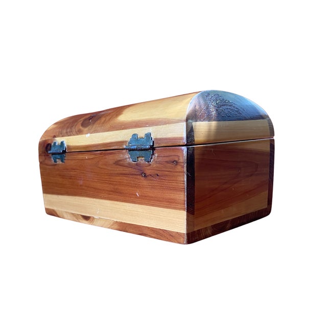 1970s Vintage Cedar Wooden Keepsake Chest With Locking Latch, 8" For Sale - Image 5 of 7
