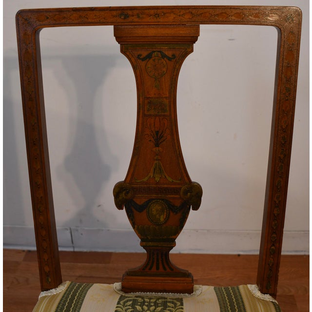 We are Pleased to offer this Beautiful Antique English side chair, from the 1900s . This chair is made of Mahogany wood...
