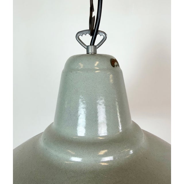 Mid-Century Modern Industrial Grey Enamel Factory Pendant Lamp, 1960s For Sale - Image 3 of 18