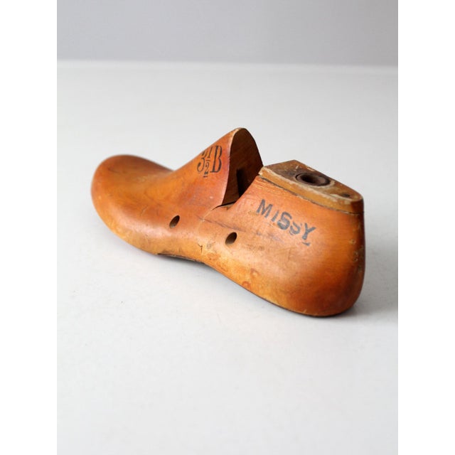 Vintage 1930s Wooden Shoe Last Form United Shoe Machinery For Sale - Image 9 of 12