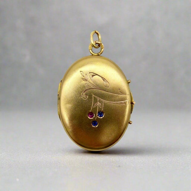 Traditional Early 20th Century 14k Gold Imperial Locket With Rubies & Sapphires For Sale - Image 3 of 11